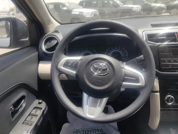 FXKK - TOYOTA RUSH 1.5 AT JEEP SILVER