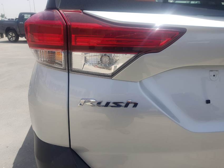 FXKK - TOYOTA RUSH 1.5 AT JEEP SILVER